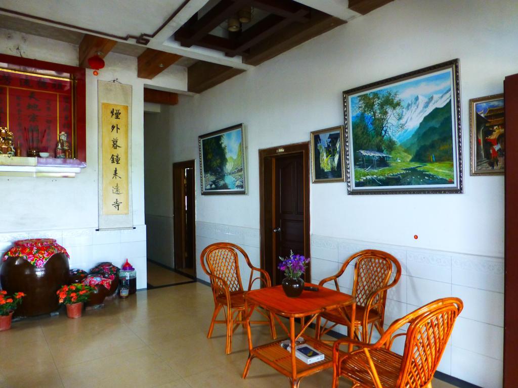 Yangshuo Moon Resort Hotel Экстерьер фото